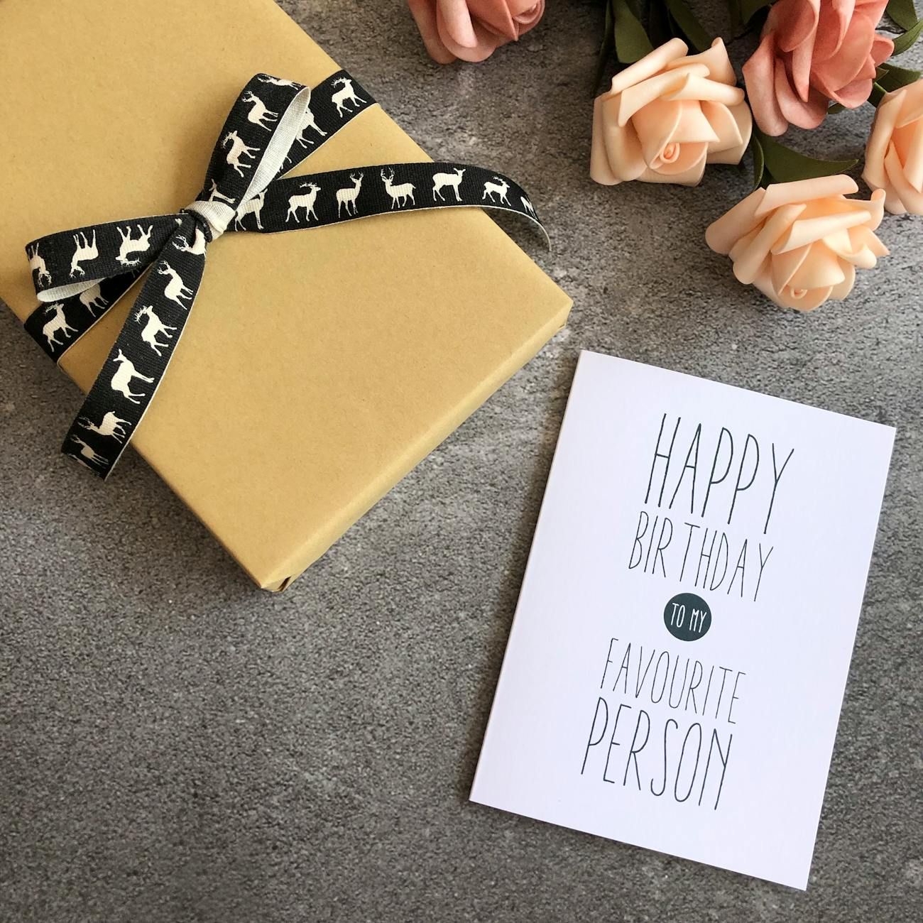 Greetz.nl online service, wenskaarten online versturen, bloemenlevering Nederland, cadeau bezorgservice, wenskaarten bezorging, bloemen online versturen NL, gepersonaliseerde wenskaarten, online cadeauwinkel Nederland, verjaardagskaarten en bloemen, verrassings cadeau bezorging