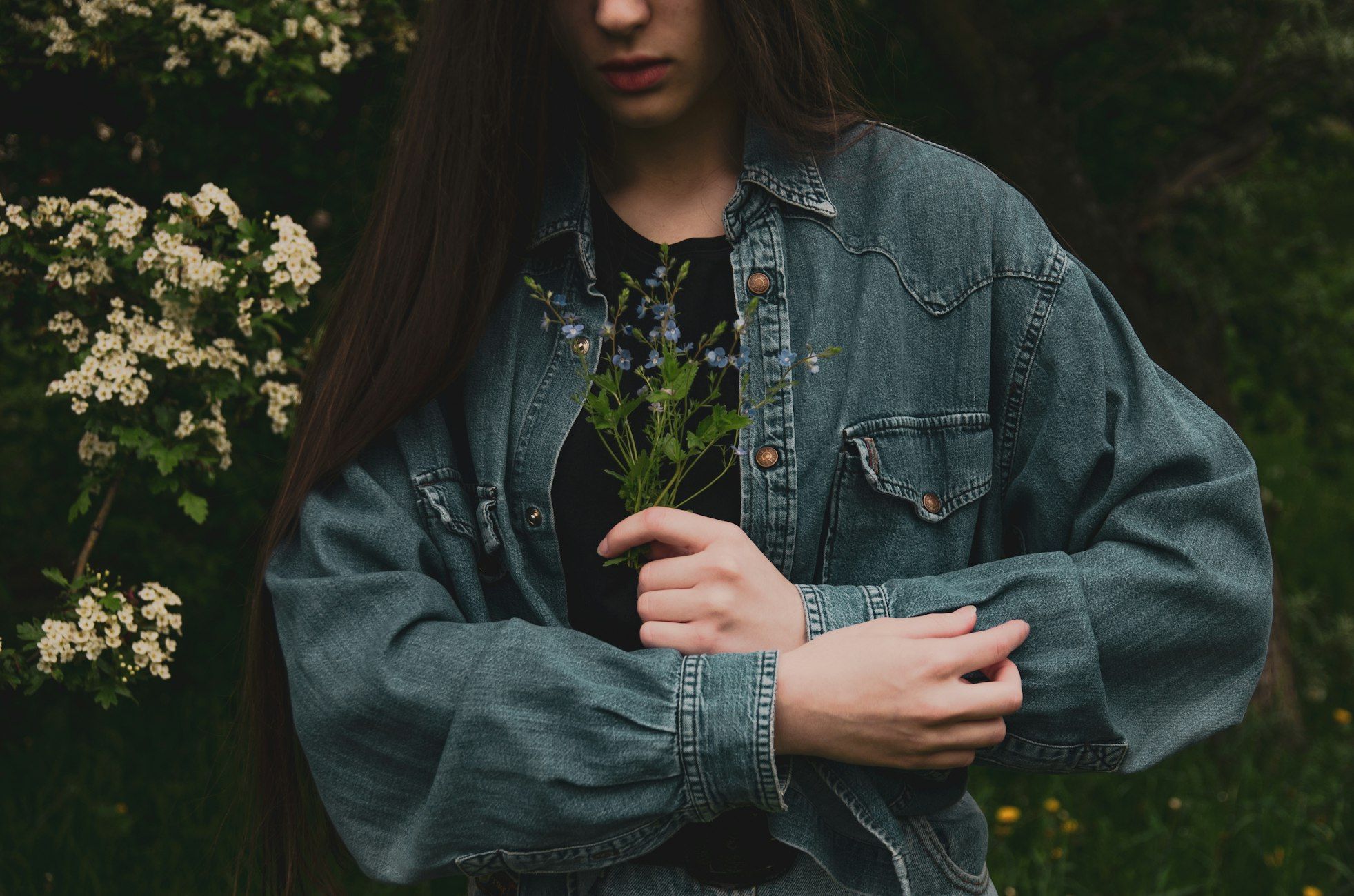 trendige Jeans online, essentielle Kleidung für Männer und Frauen, Denim-Mode 2026, lässige Alltagsbasics, moderne Streetstyle-Outfits, erschwingliche Mode Deutschland, tägliche Garderoben-Basics, nachhaltige Denim-Kollektion, saisonale Modetrends, stilvolle Outfits für ihn und sie