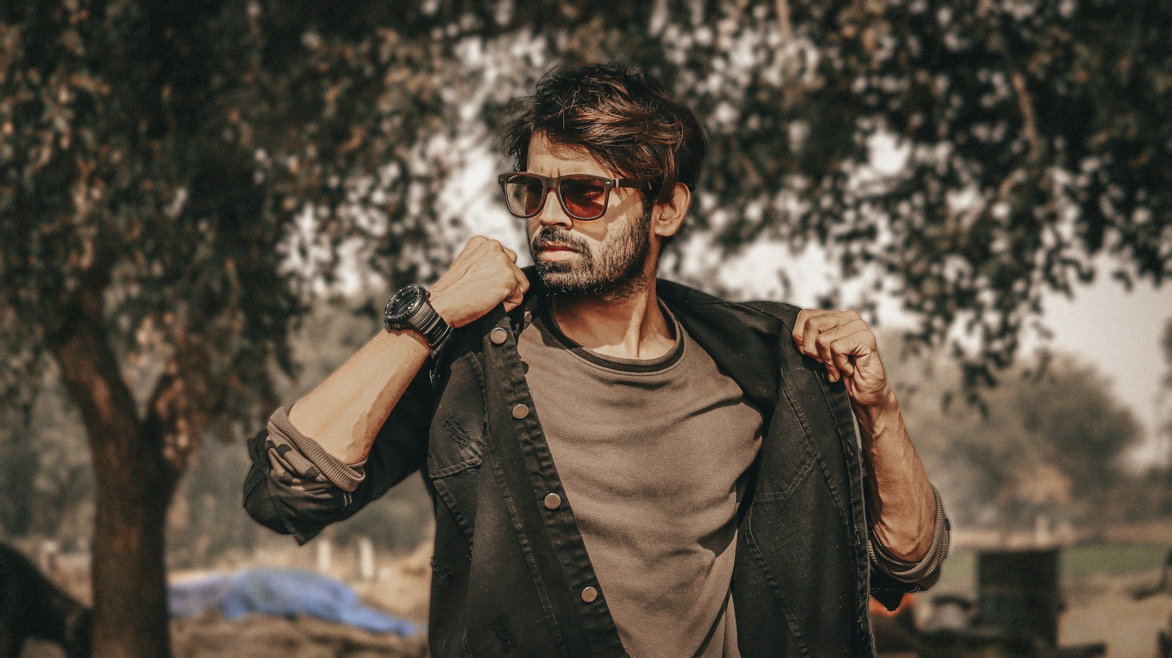 ManlyTshirt, vêtements pour hommes, t-shirts, vestes, boutique en ligne, style, garde-robe pour hommes, qualité, avis, shopping