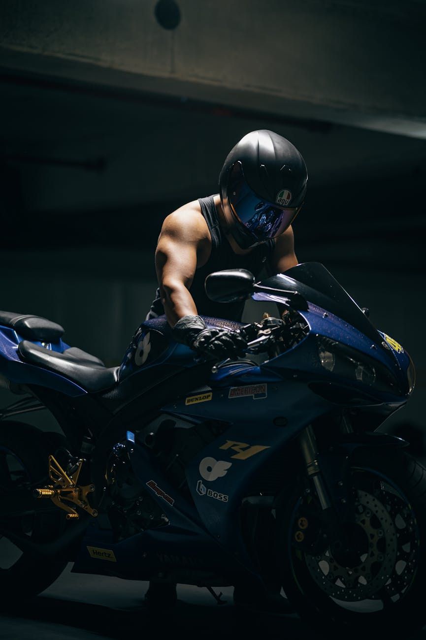 Motorun.de — Ausrüstung, Helme und Bekleidung für Motorradfahrer
