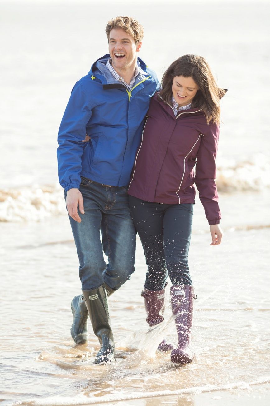 MountainWarehouse: Gdzie Styl i Wygoda Spotykają Się—Na Górze i Dalej