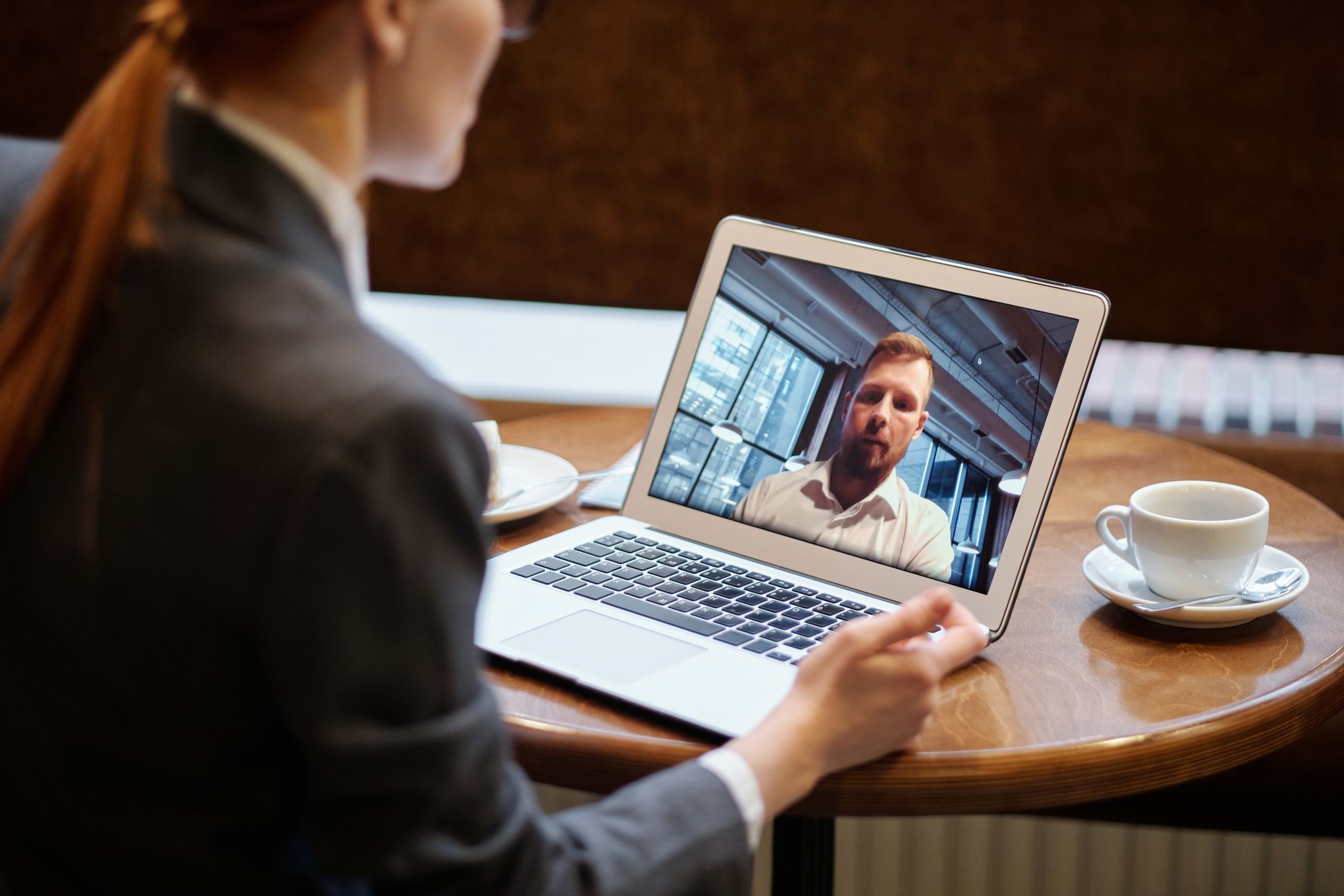 Nextiva, plataforma de comunicación empresarial, sistema de teléfono VoIP, servicio de teléfono de empresa, videoconferencias, chat de equipo, comunicaciones unificadas, PBX en la nube, colaboración empresarial, herramientas de trabajo remoto