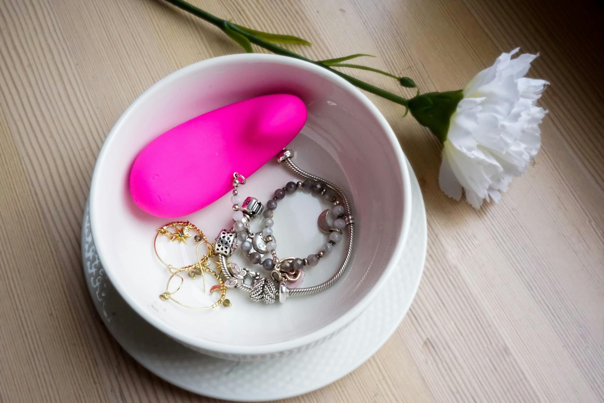 adult products online, intimate products guide, how to choose adult toys, safe adult shopping, discreet adult store, quality adult items, beginner adult products, relationship accessories, personal wellness products, online adult store tips