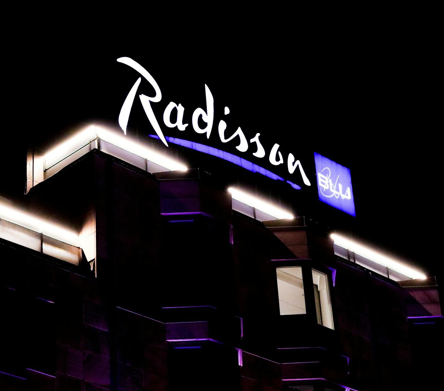 Radisson hotels, soggiorni in hotel di lusso, hotel per viaggi d'affari, hotel family-friendly, comfort alberghiero di alto livello, catena alberghiera globale, hotel in centro città, alloggi di lusso, camere d'albergo moderne, marchio alberghiero di fiducia