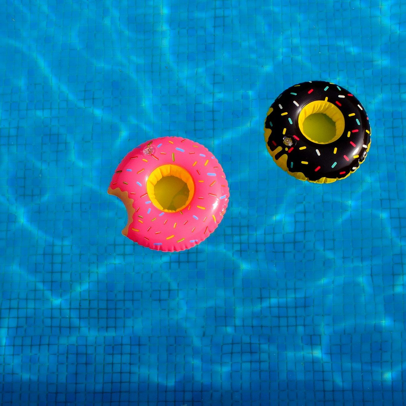 limpeza de piscinas inteligente, robô WYBOT, limpador de piscinas robótico, limpeza automática de piscinas, robô de limpeza de piscinas, limpador de piscinas sem fios, limpador de piscinas WYBOT, manutenção de piscinas, tecnologia de limpeza de piscinas inteligentes, soluções de limpeza de piscinas