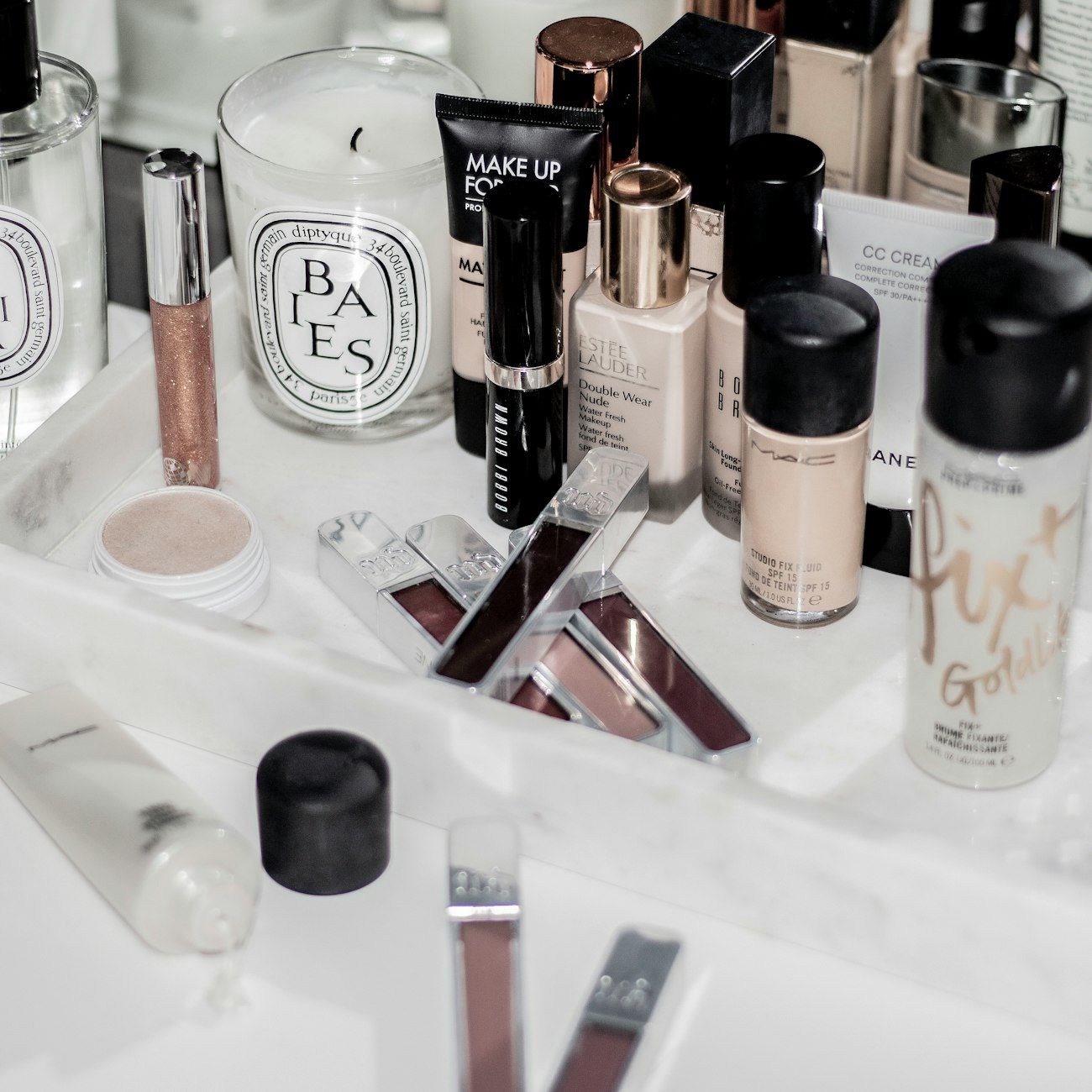 Space NK, SpaceNK.com, productos de belleza de lujo, cuidado prémium de la piel, mejores productos de maquillaje, cosméticos de alta gama, básicos de belleza, rutina de cuidado de la piel, marcas de maquillaje de lujo, piel impecable