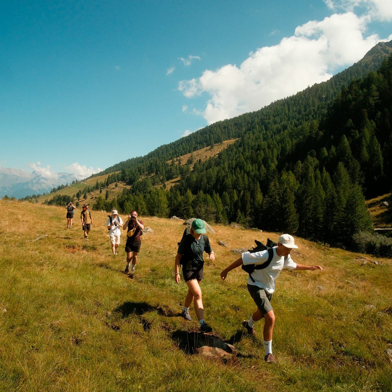Sportausrüstung, Sportbekleidung, Outdoor-Ausrüstung, Fitnesskleidung, Laufschuhe, Wanderausrüstung, Wintersportbekleidung, Online-Sportgeschäft, Leistungskleidung, Sportfits.de