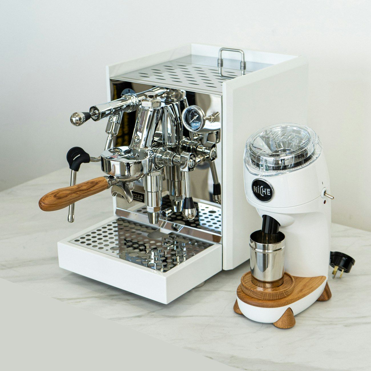 Solis, qualité suisse, appareils premium, machines à café, innovation culinaire, durabilité, design élégant, fonctionnalité, confort à la maison, style de vie