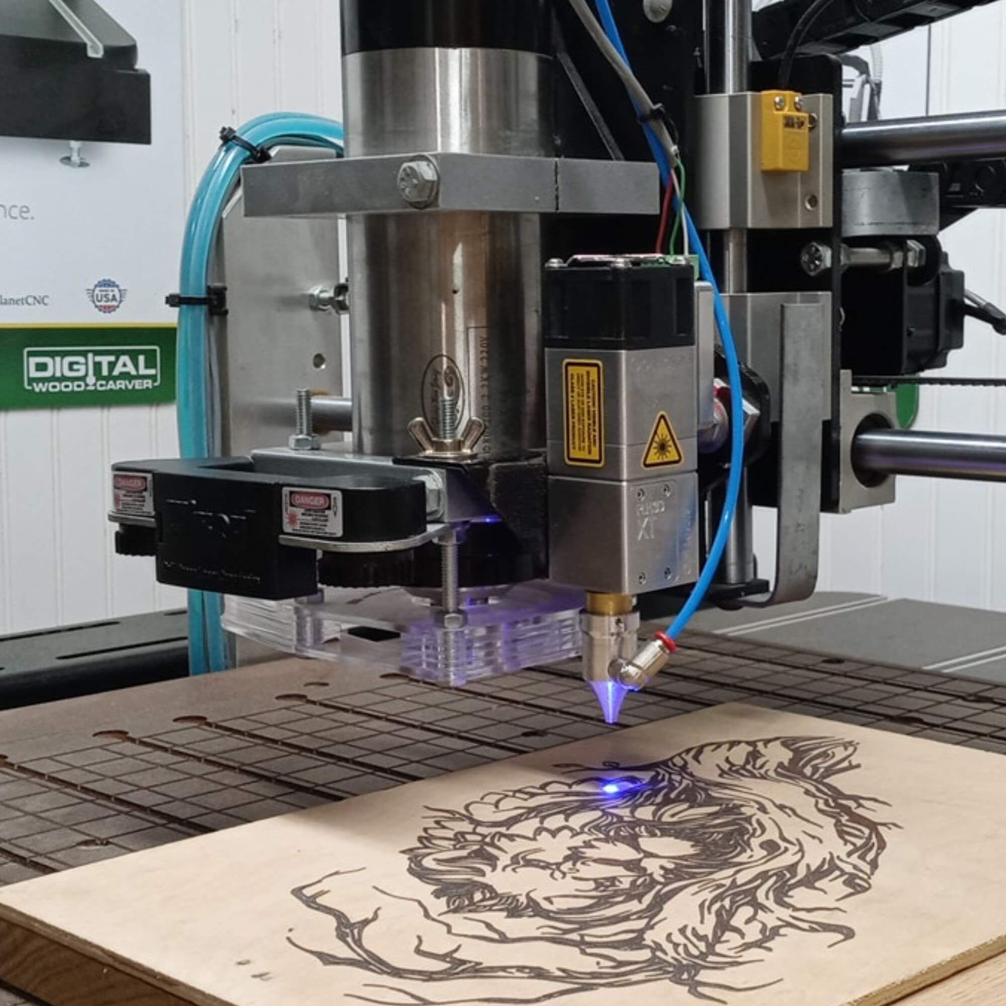 SPAREN Sie bei Tools & Tipps für perfekte Lasergravur auf Holz & mehr.