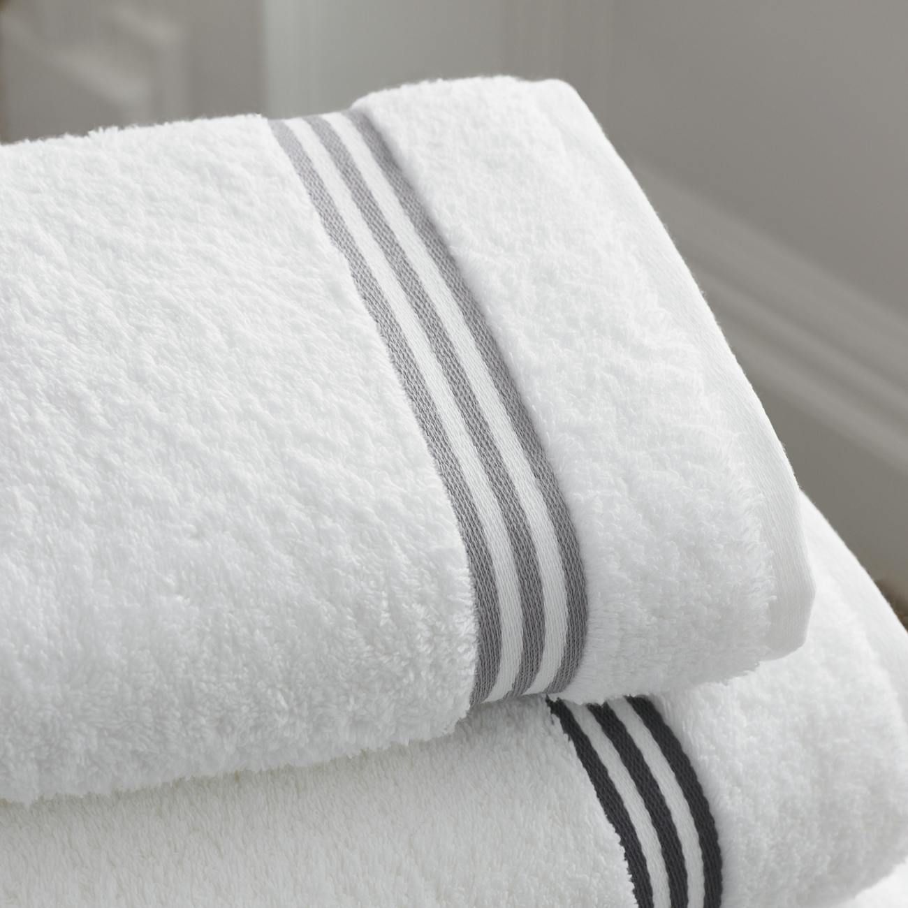 Wayfair, home decor, furniture, online shopping, interior design, home improvement, affordable furniture, stylish home, Wayfair deals, home essentials
